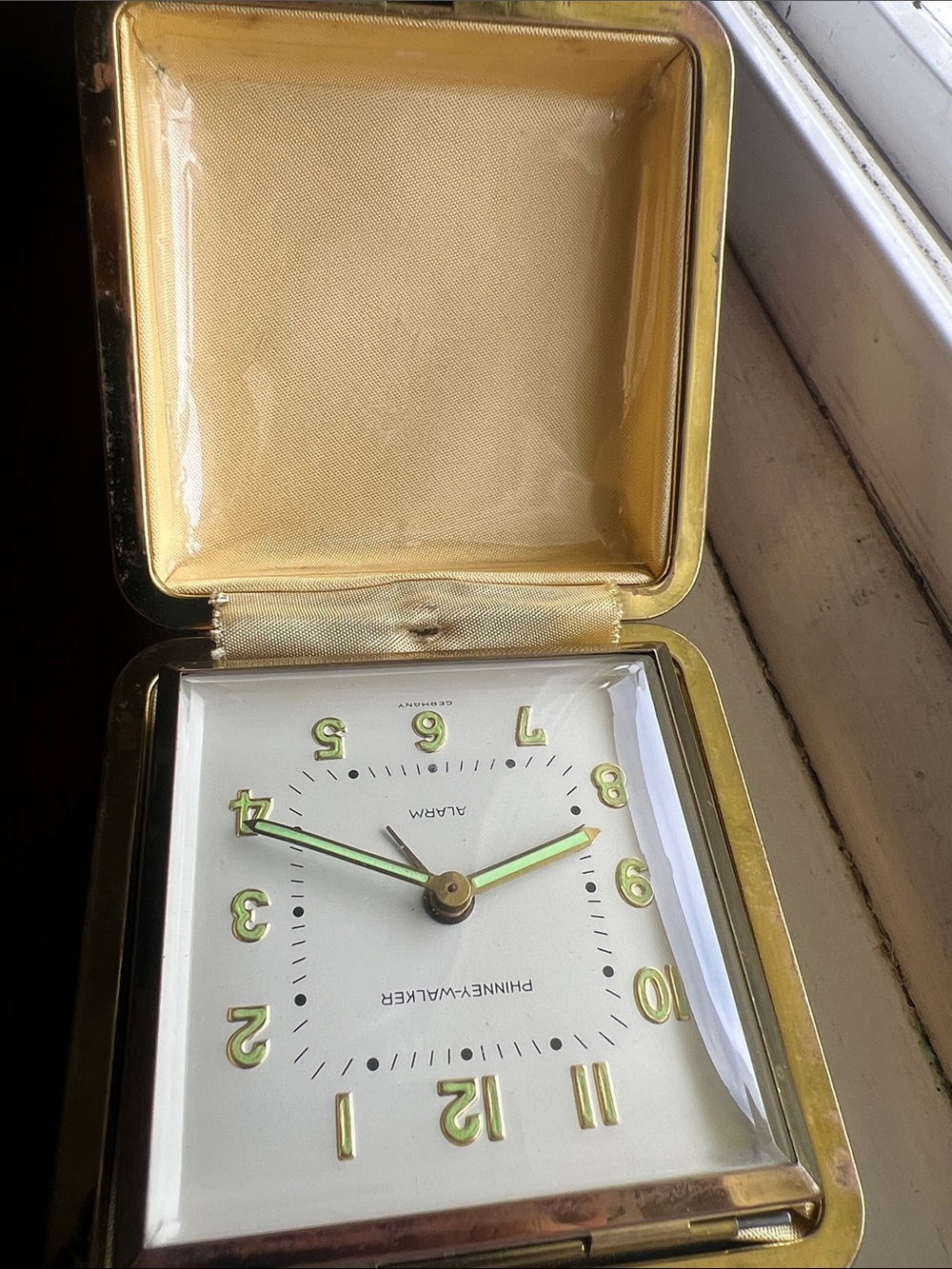 VINTAGE  PHINNEY-WALKER TRAVELING ALARM CLOCK FOLDING WIND UP ANTIQUE